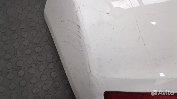 Бампер задний Toyota Yaris