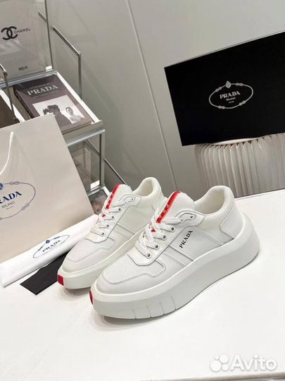 Кожаная мужская обувь Prada