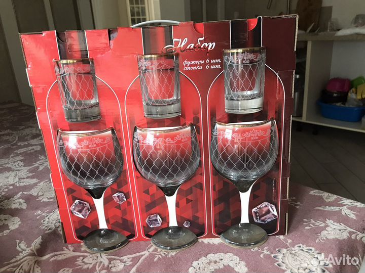 Бокалы, фужеры, стаканы, стопки