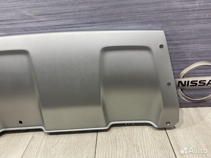 Спойлер бампера накладка Renault duster