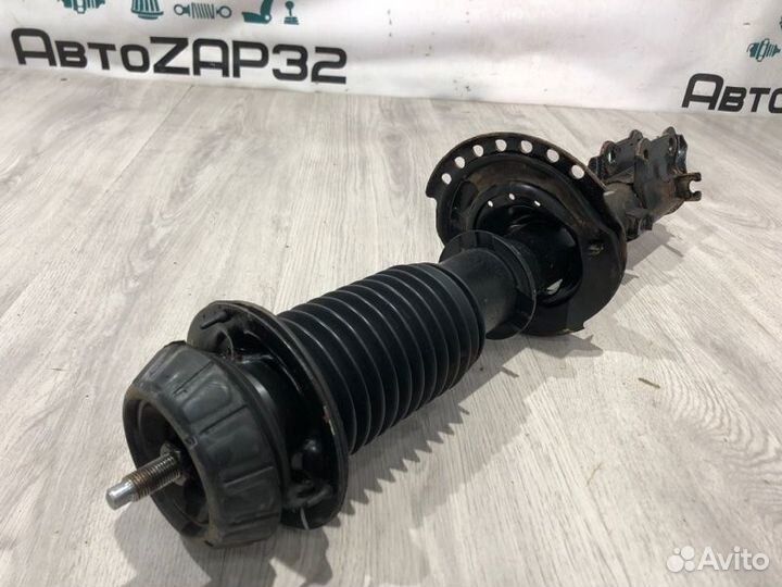 Амортизатор передний правый Hyundai Solaris седан