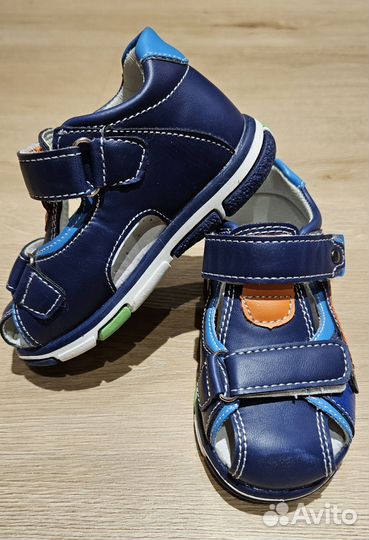 Сандалии для мальчика 23 размер новые