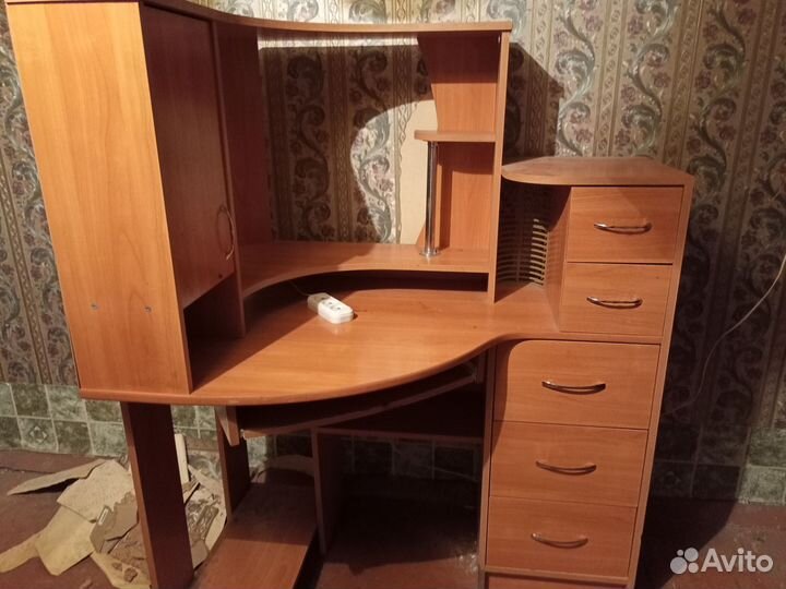 Компьютерный стол