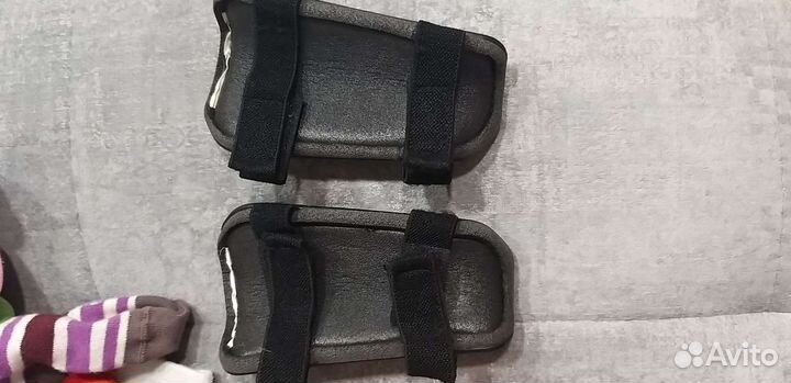 Щитки футбольные детские