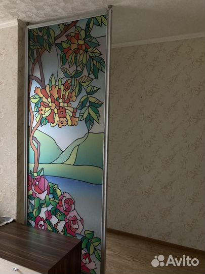 Стеклянная перегородка для зонирования