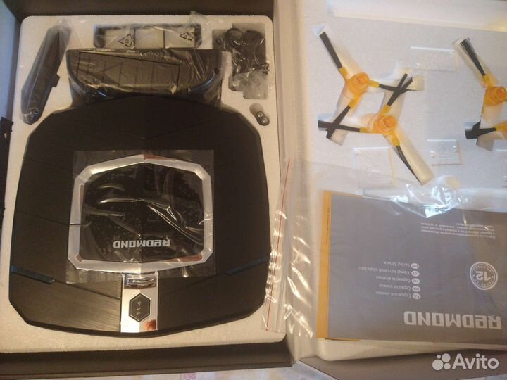 Робот пылесос Redmond RV-R 250