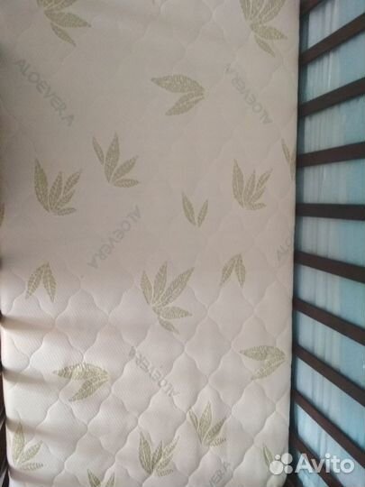 Продам детскую кроватку