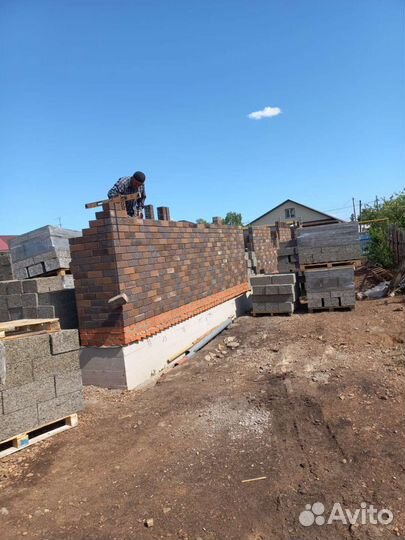 Бригада строителей