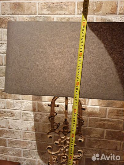 Дизайнерская большая настольная лампа