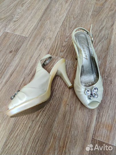 Босоножки женские 35 размер