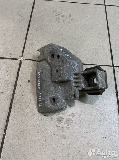 Кронштейн двигателя передний правый Renault Symbol