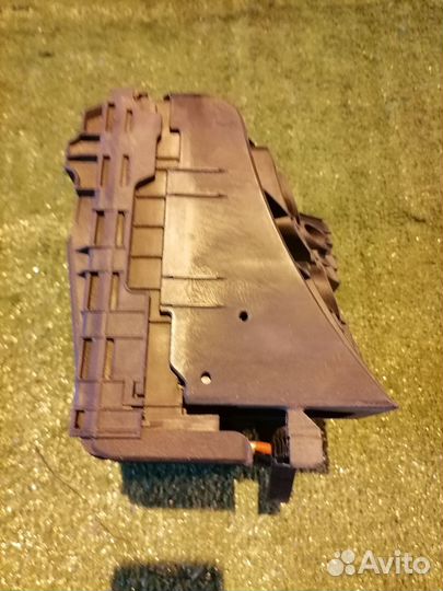 Блок предохранителей 1K0937125A Audi A3 8P