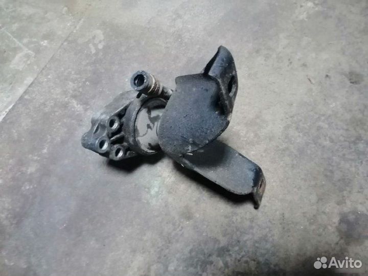 Опора двигателя правая Ford Focus