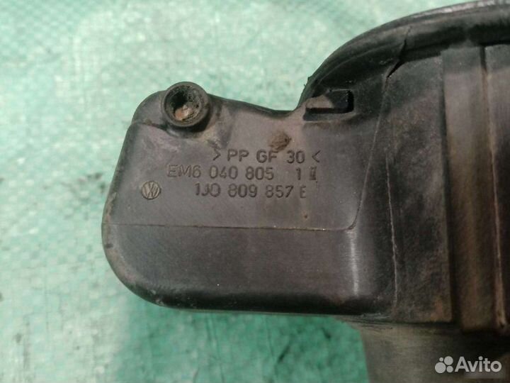 Лючок бензобака Volkswagen Jetta 4