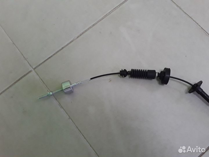 Трос сцепления Рено Логан