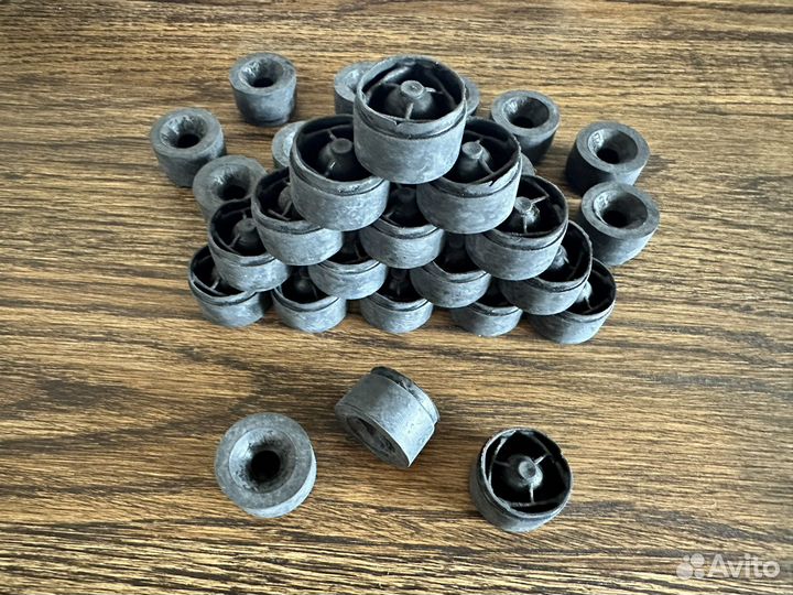 Резинки декоративной крышки двигателя Форд