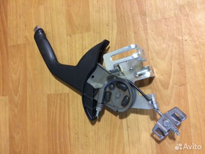 Солярис hyundai рычаг стояночного тормоза ручник