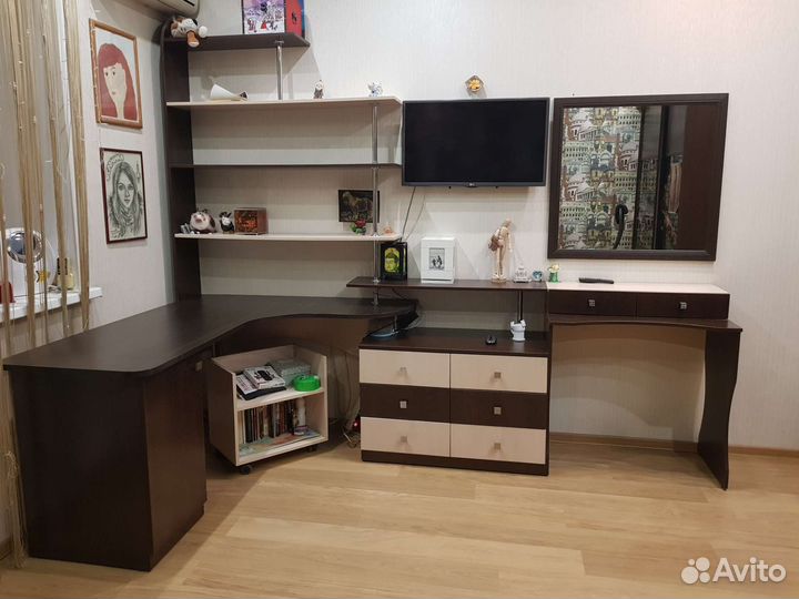 Мебель в комнату для подростка(девочке)