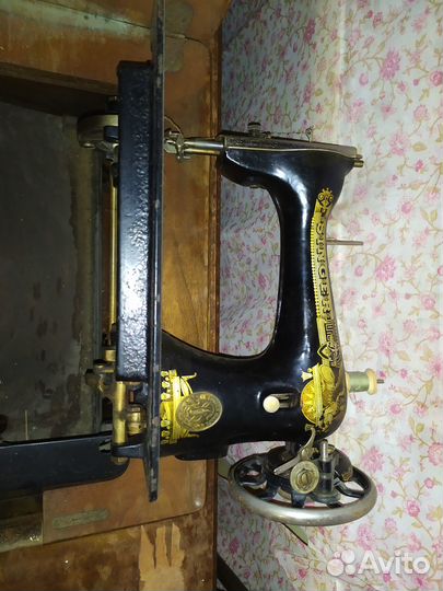 Швейная машина Zinger