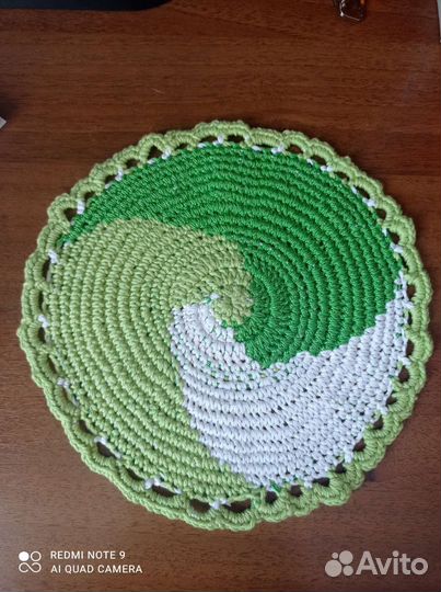 Вязаные салфетки ручной работы
