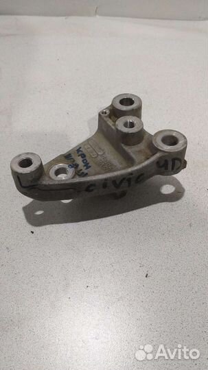 Кронштейн двигателя правый Honda Civic 4D