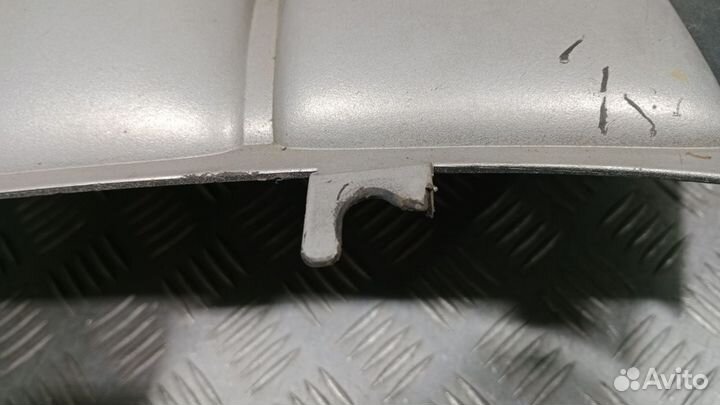 Б/У Накладка двигателя декоративная левая MB