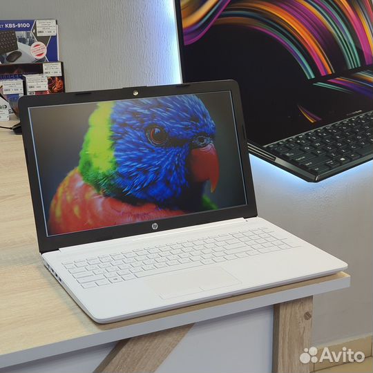 Белый Ноутбук HP