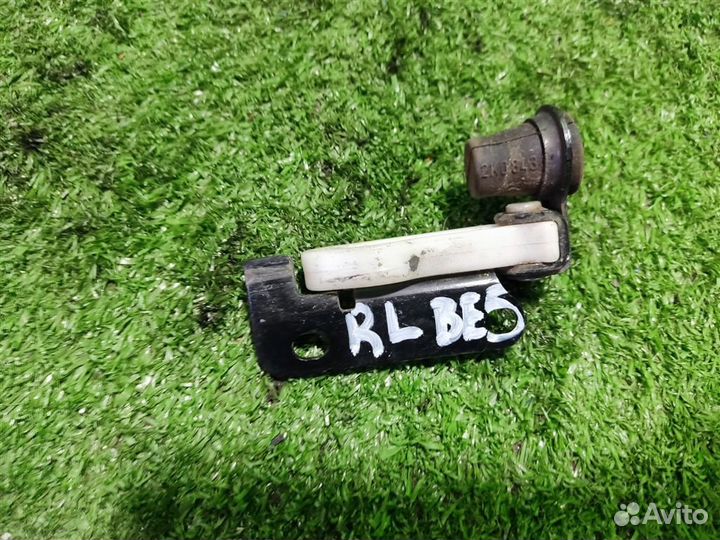 Ограничитель двери задней volkswagen Caddy 3 2013