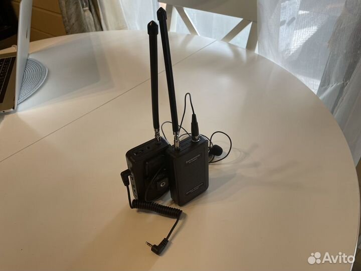 Петличная радиосистема Saramonic SR-WM4C