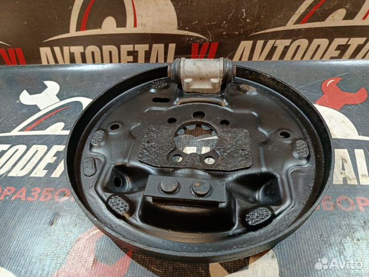 Пыльник тормозного барабана задний левый Skoda