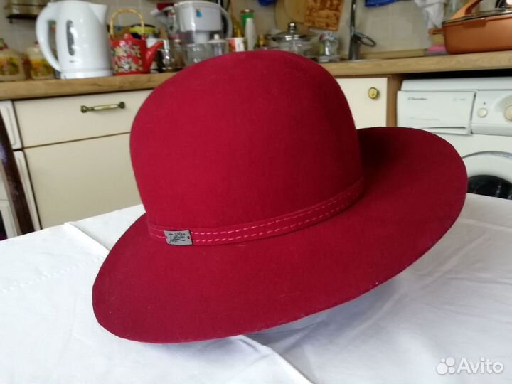 Шляпа,темно красн.р56-57,валенная шерсть