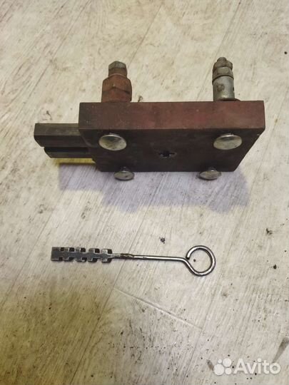 Замок дверной для гаража