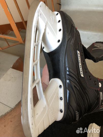 Коньки хоккейные