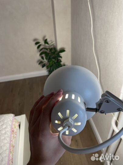 Маникюрная лампа