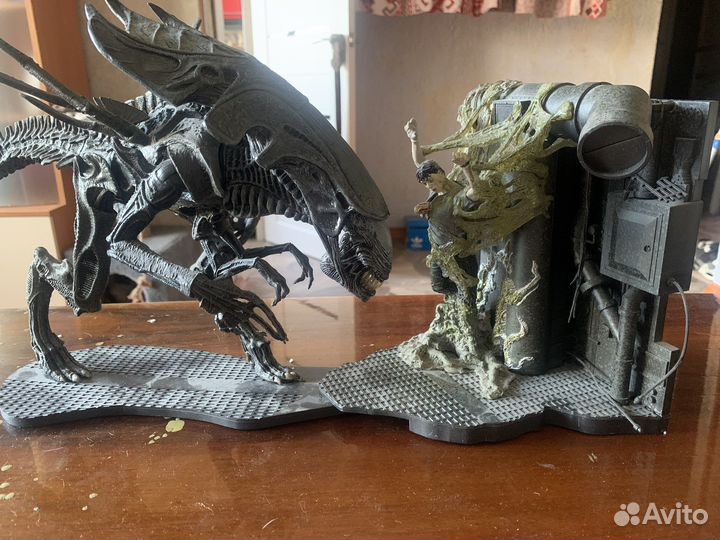 Фигурка королевы чужих Mcfarlane alien queen