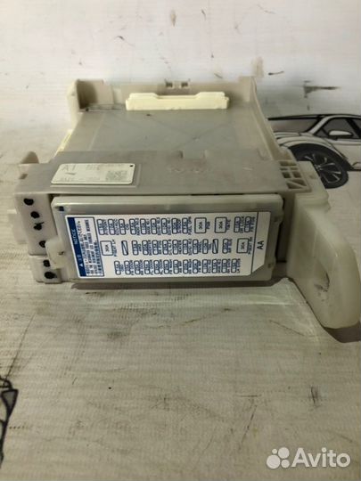 Блок предохранителей салонный Lexus Rx 350