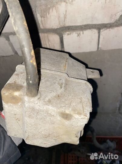 Бочек омывателя mazda 323 Cba купе Z5