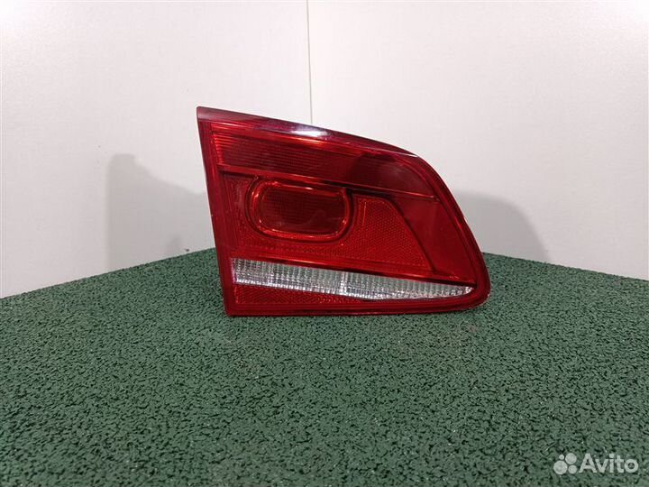 Фонарь внутренний задний левый Vw Passat B7 2011