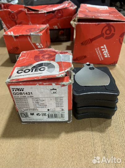 Тормозные колодки задние на mercedes W 203