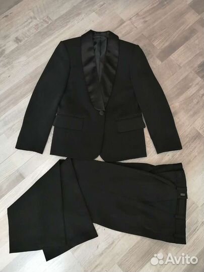 Костюм на мальчика 128