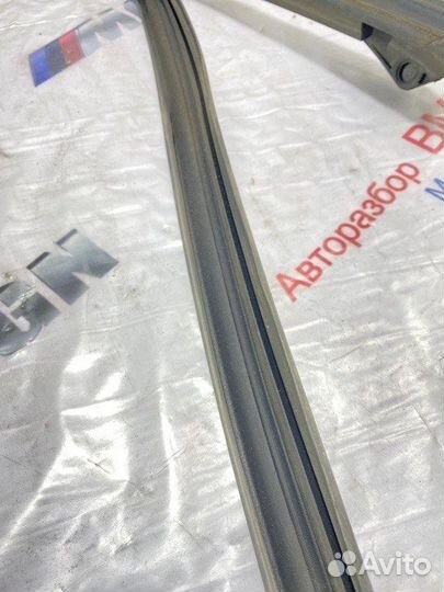 Бархотка стекла передняя правая Bmw Х3 E83 N52B25