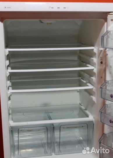 Whirlpool 2-кам 1,85м в отличном рабочем состоянии