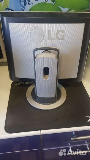 Монитор lg 17дюймов