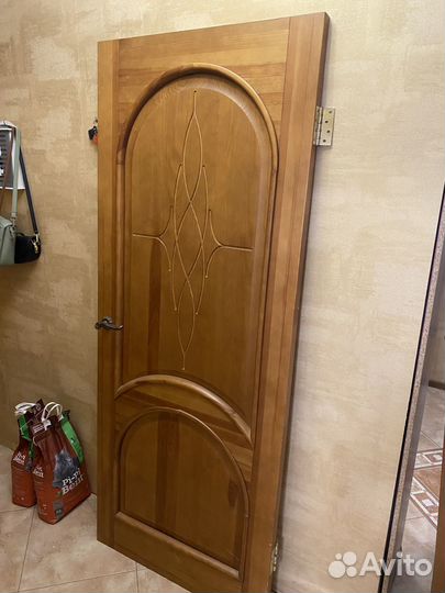 Дверь межкомнатная из массива