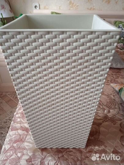 Ваза -кашпо для цветов