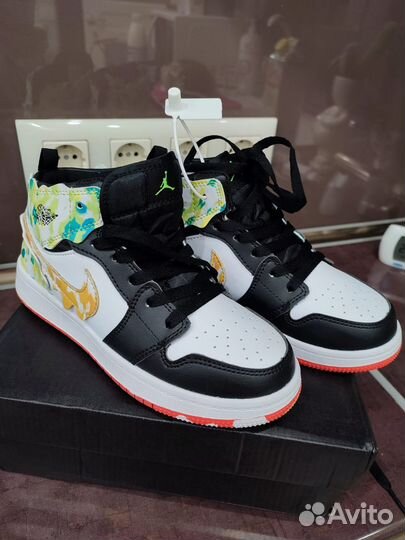 Кроссовки для мальчика новые