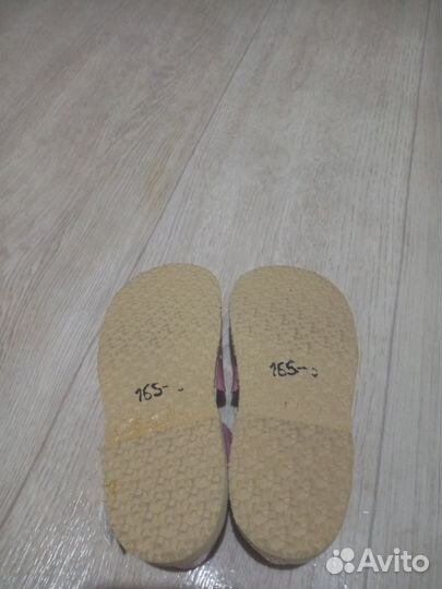 Сандалии для девочки 27 размер, новые