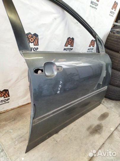 Дверь передняя правая Toyota Corolla хэтчбек