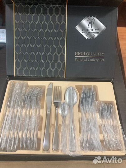 Набор столовых приборов: ложки, вилки, ножи