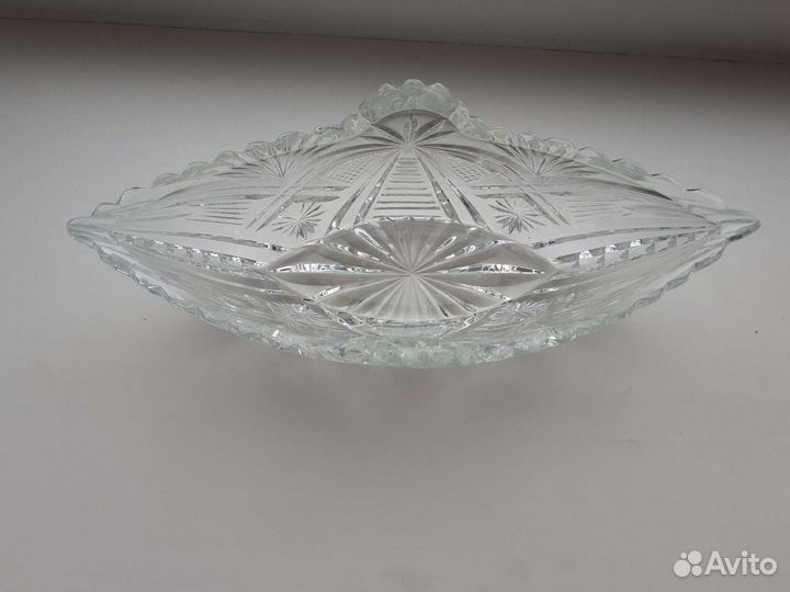 Хрустальная ваза